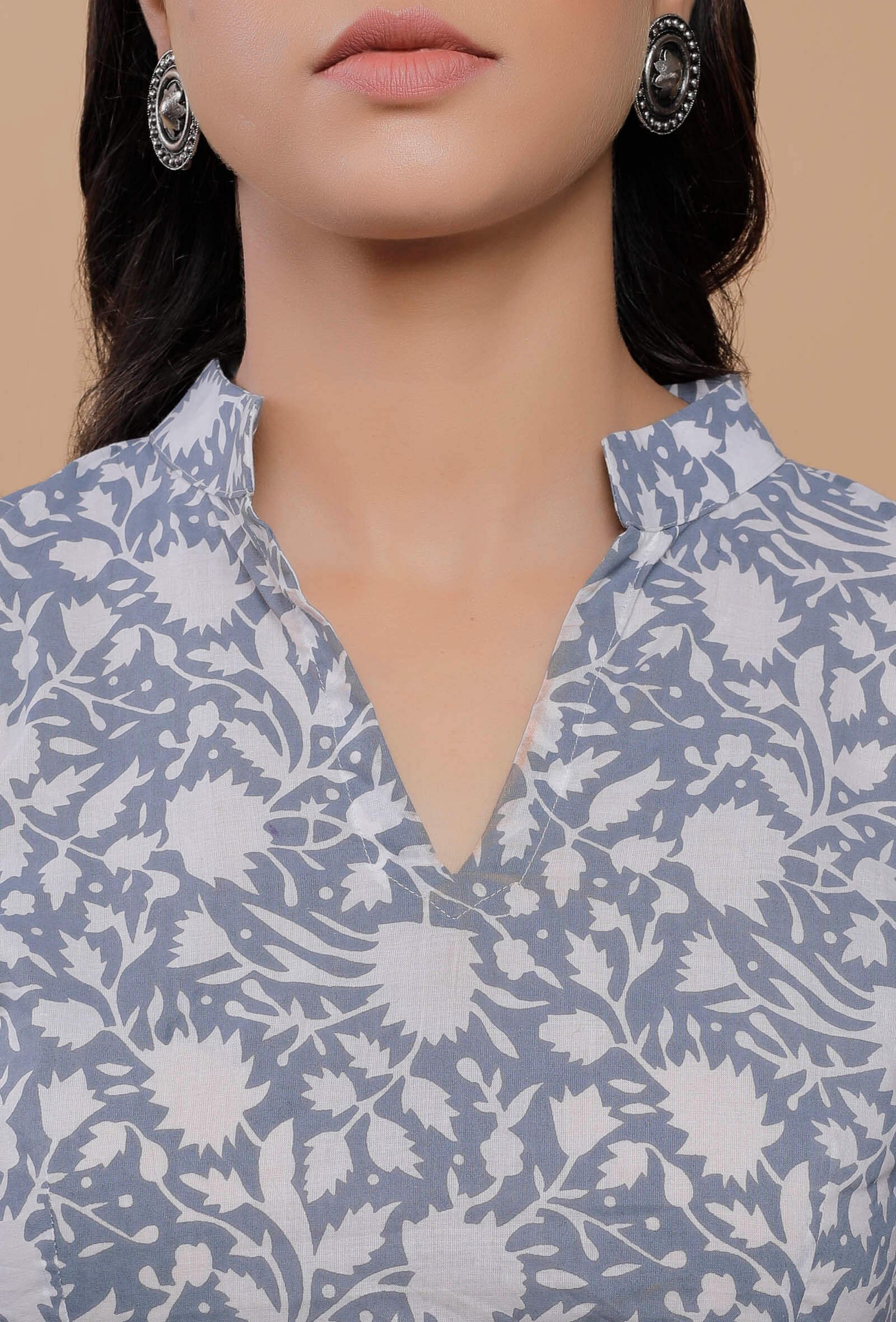 Blue Handblock Printed Cotton V Neck Line With Stand Collar Blouse - Image 5