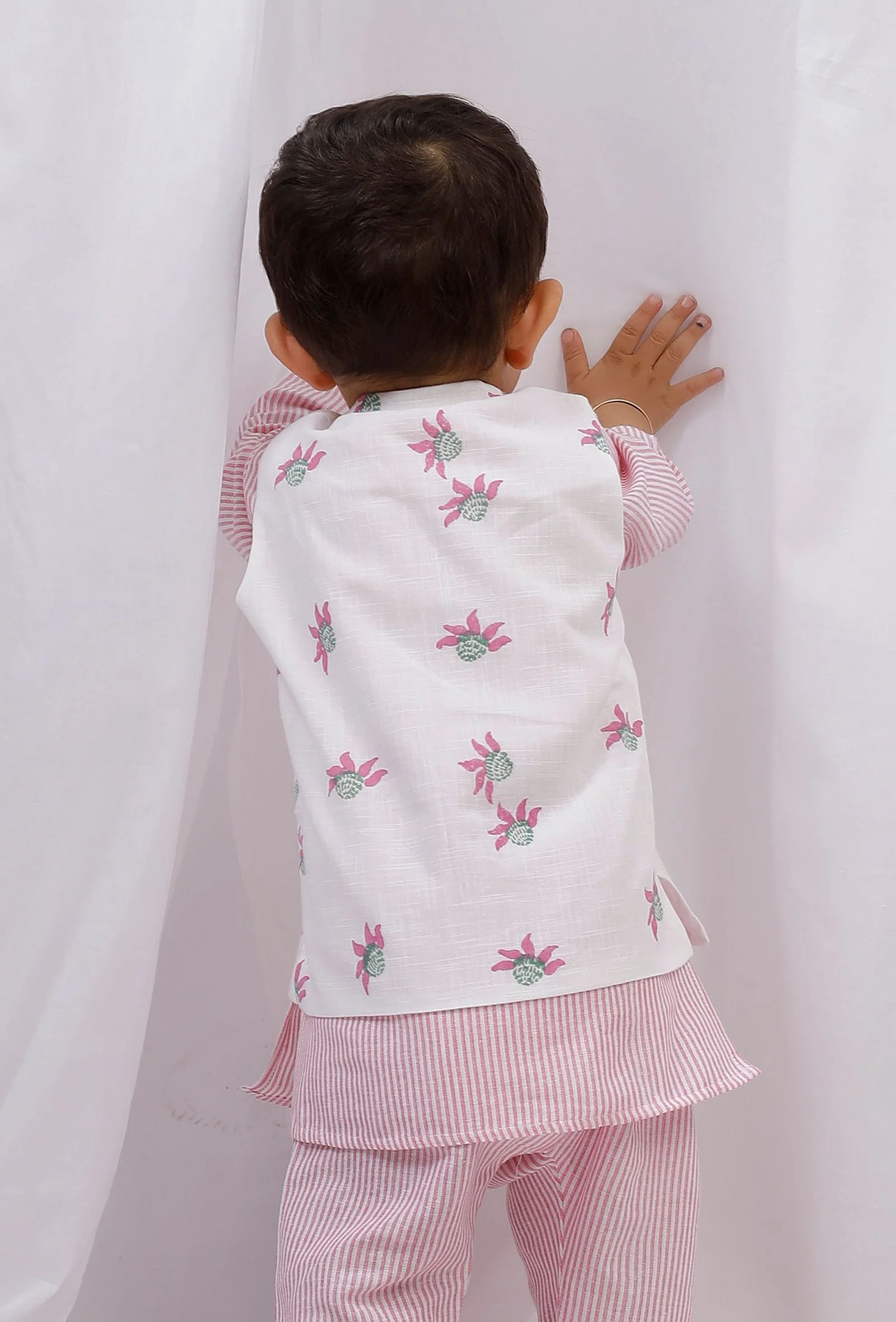 Pink and Green Block Printed Sleeveless Floral Nehru Cotton Sleeveless Jacket - Image 3