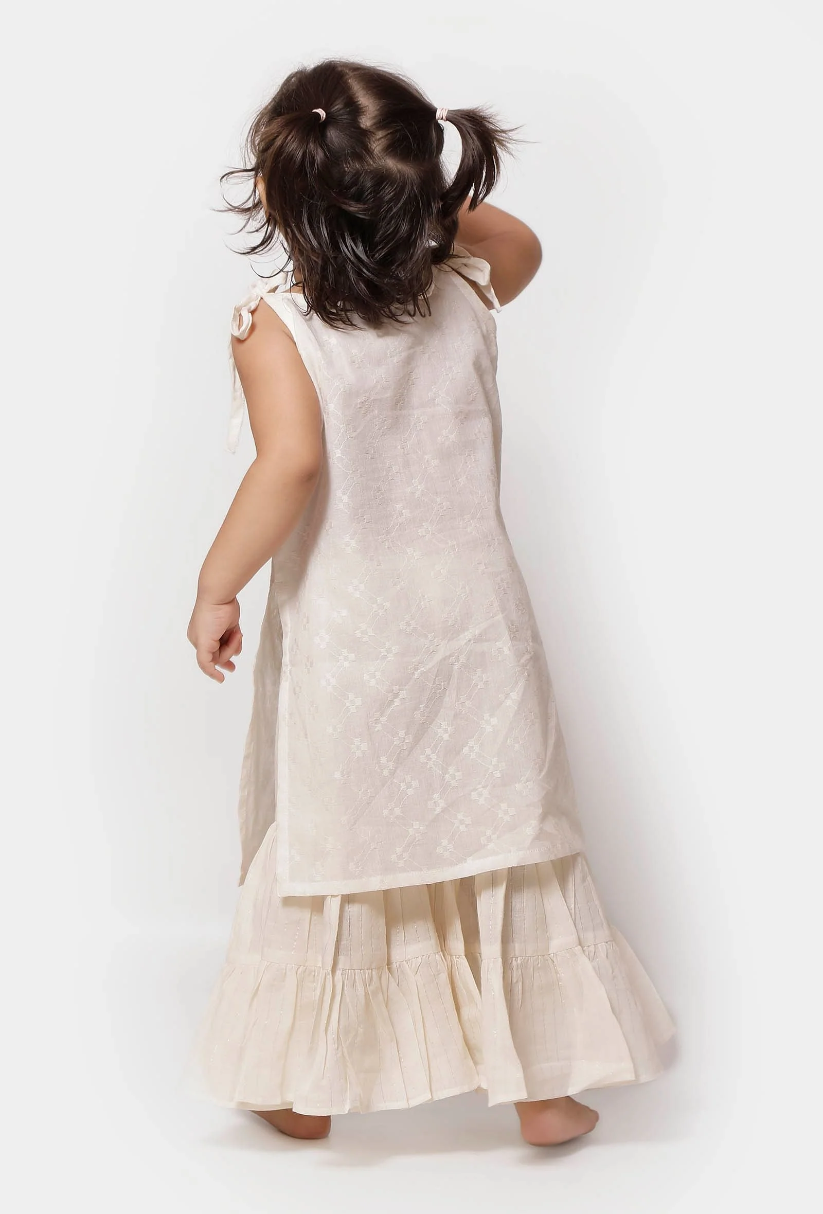 Set of 2- White Floral Buti Malmal Cut Sleeves Kurti with Skirt - Image 3