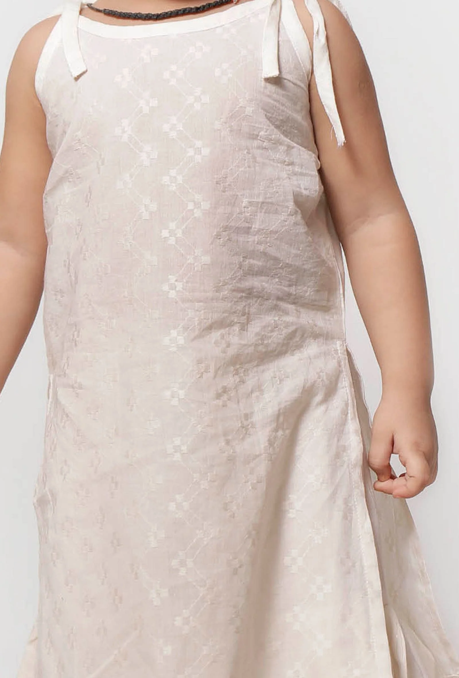 Set of 2- White Floral Buti Malmal Cut Sleeves Kurti with Skirt - Image 4