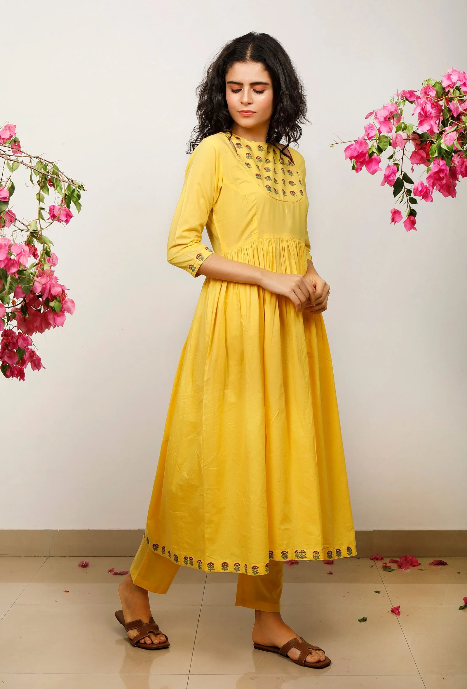 Set of 2: Yellow Cotton Kurta with Yellow Solid straight Cotton Pants - Image 3