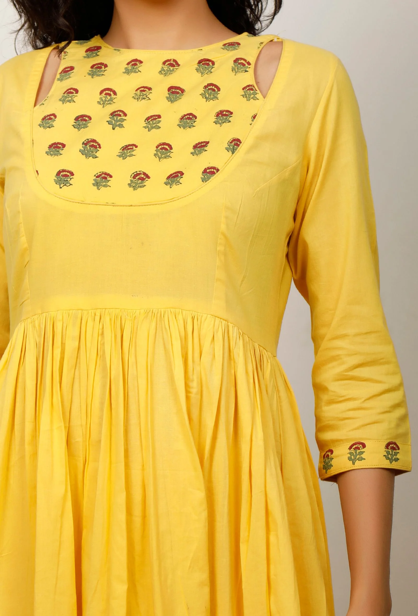 Set of 2: Yellow Cotton Kurta with Yellow Solid straight Cotton Pants - Image 6